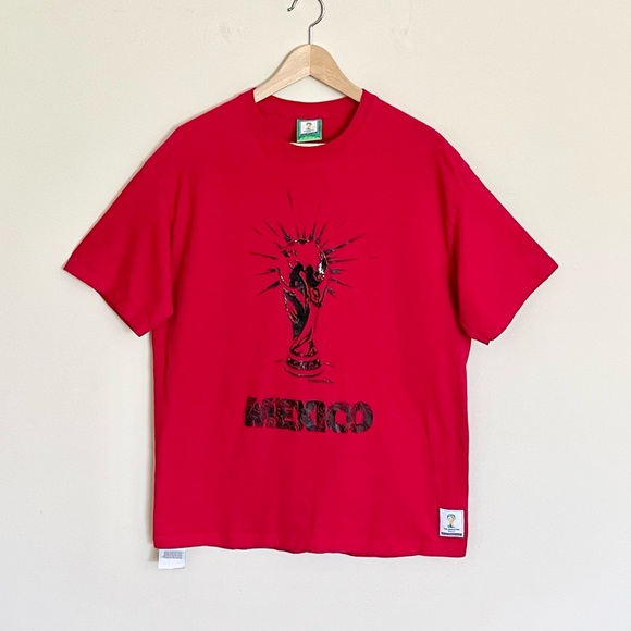 FIFA World Cup Brazil 2019 Team Mexico Trophy Graphic Red T Shirt Adult Large - Picture 2 of 9